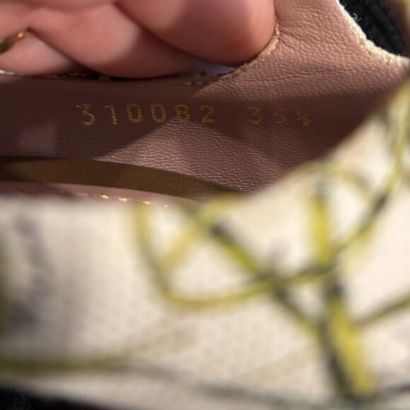 Used Gucci Flora Print Canvas Pump - Picture 8 of 8
